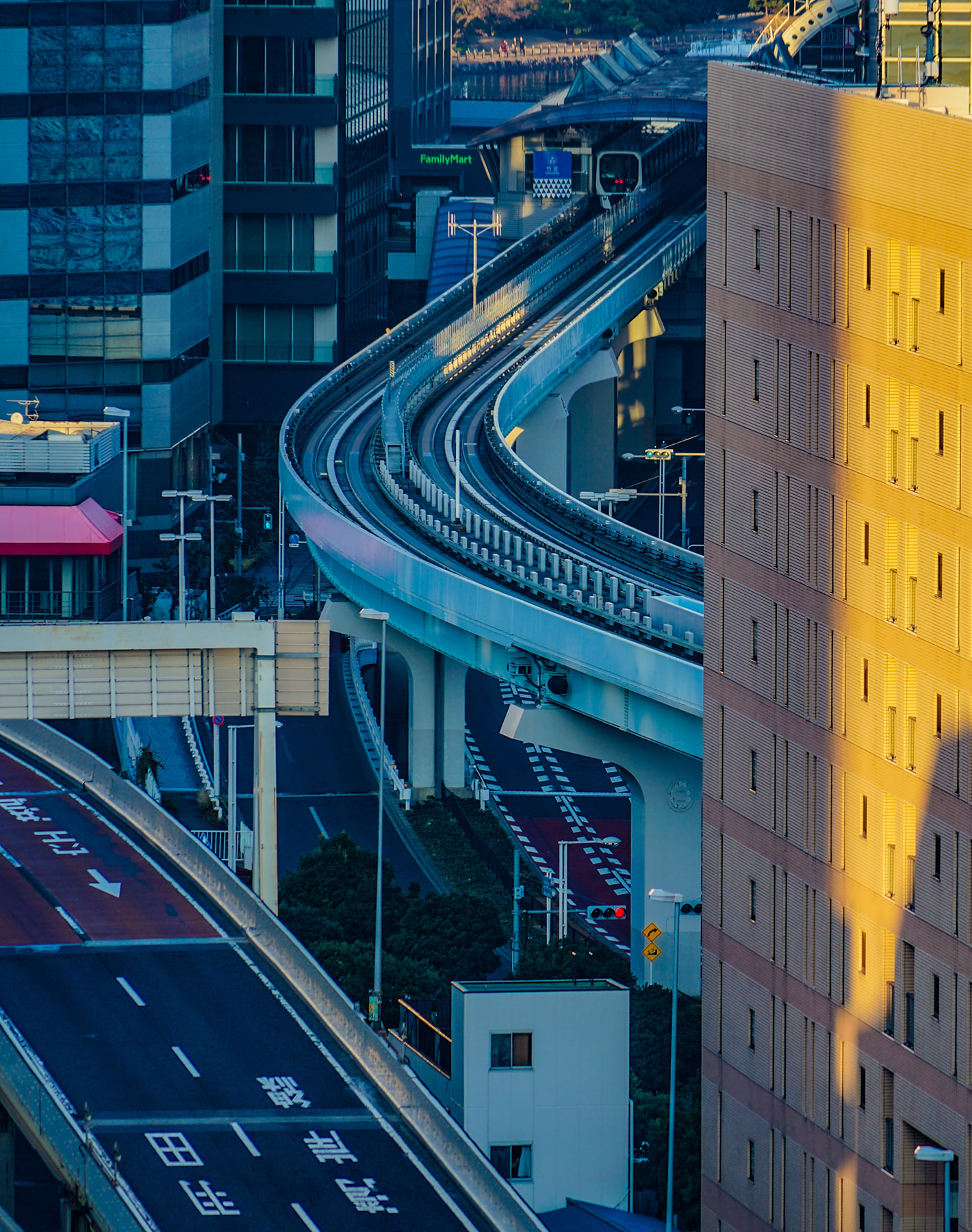 交通・都市事業部門